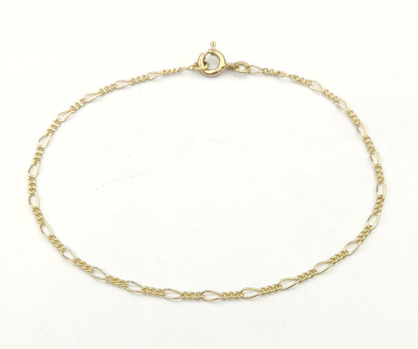 9ct Gold Light Ladies Figaro Bracelet 1.31gr