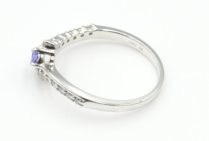 9ct white gold Tanzanite and Diamond ring 1.83gr